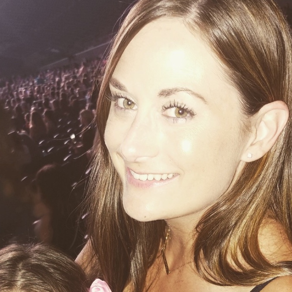 Meet your Posher, Casandra